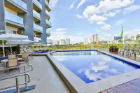 Manhattan Plaza - piscina