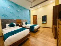 Hotel Golden Palm Hoteles cerca de Tajmahal