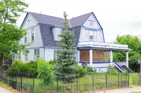 1901 Colonial Charm