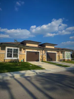 Affordable Comfort in Fort Myers – Prime Location, Great Price Hotels in San Carlos Park