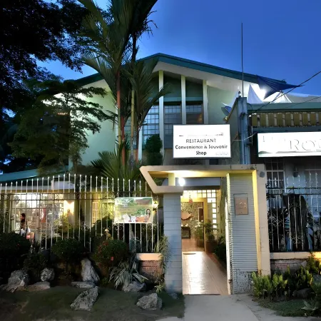 La Casa Roa Hostel