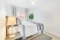 Cozy 1BR Bungalow by the beach, coffee, and dining