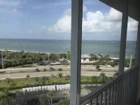 Gulf Views & Sea Breezes from Top Floor