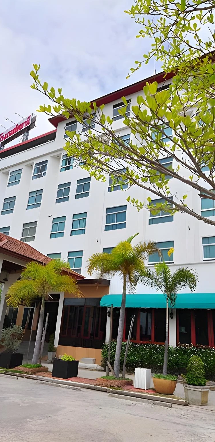 รูปภาพของโรงแรม เลิศธานี จังหวัดสุพรรณบุรี