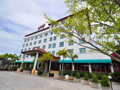 Lert Thani Hotel Suphanburi Province Hotels near Wat Sam Pasieo