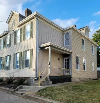 1895 meets 2023 Townhouse.
