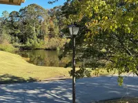 Down to the Wire, Cozy 2-bedroom condo with WiFi and AC in welcoming Auburn