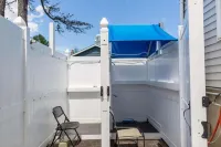 Spacious 5BR Family Dream with Private Beach Access