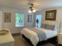 Lake Ouachita private 6 bed home located in Mountain Harbor!