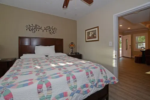 1930s General Store  - walkable to downtown, pet-friendly, Home is all for YOU!