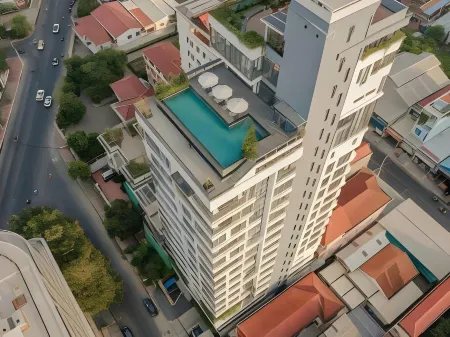 La Cozii TK Отели рядом с достопримечательностью «Статуя короля отца Нородома Сиханука»