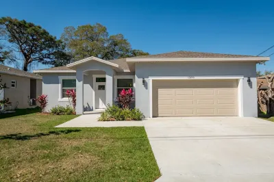 Cheerful  Clearwater beach home Hotels near St Anne of Grace Episcopal Church