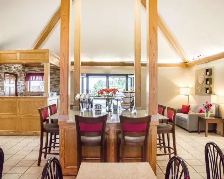 Comfort Inn Отели в г. Расселлс Пойнт