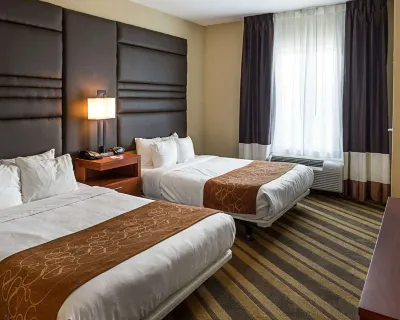 Comfort Suites Near Tanger Outlet Mall Hotels near Stage