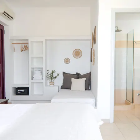 Laza Beach Hotels in Agistri