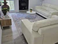 Farm cottage in 2.3 acres. Fully renovated for your comfort. Hoteles en Orbost