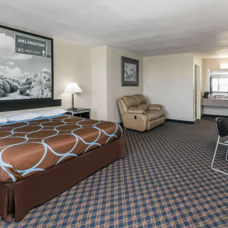 Super 8 by Wyndham Arlington Near at&T Stadium