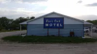 Burr Oak Motel Hotels in Algona