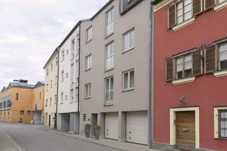 Donau Lodge Boardinghouse Отели рядом с достопримечательностью «Basilika St. Jakob»