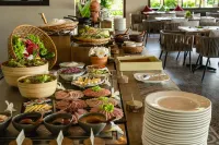 Crown Retreat Quy Nhon Resort - breakfast