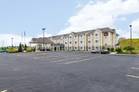Best Western Plus Woodstock Inn  Suites - parking