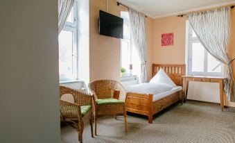 Landhotel Airport-Inn