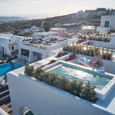 Alleys All-Suite Hotel & Spa Hotel berhampiran Pantai Vlychada