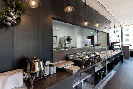 The Mains Hotel Отели в г. Чхонан