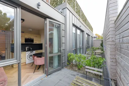 Novallure Short Stay Apartments Отели в г. Зутермер