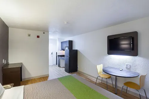 Studio 6 Fort Worth, TX - Meacham - Motels