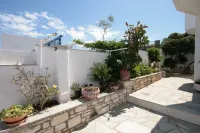 Hara Studios and Apartments