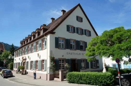 ホテル ガストハウス シュッツェン シュヴァルツヴァルド・シュタディオン周辺のホテル