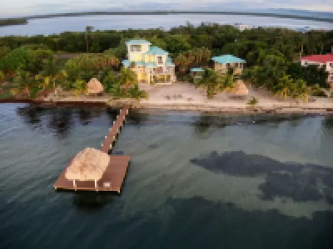 Lucky Duck Villa - Huge Beachfront Pool and Pier Hotel a 
