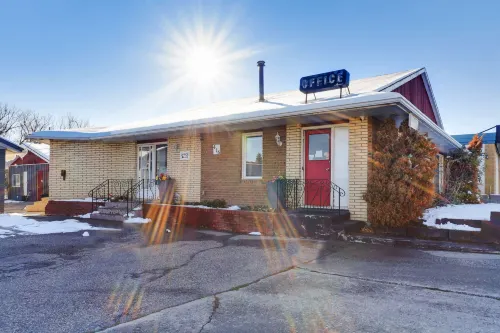 Hotel Bethel - Fort MacLeod, AB Hotels in Fort Macleod