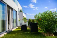 White Stone Apartments Nyarutarama