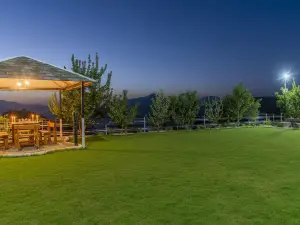 Kanishka Retreat