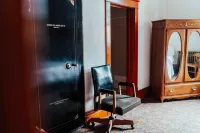 Town Hall Inn Hotel a Lead