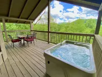 Riverview 1 Bedroom Cabin by RedAwning Hotels in Townsend