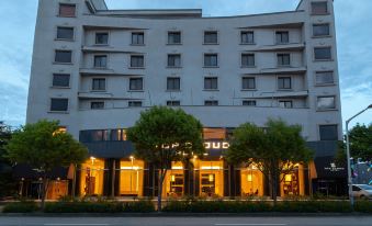 Top Cloud Hotel Iksan