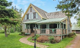 Avonlea Forest Hill Cottages