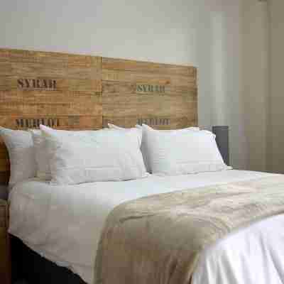 Mellow 2 Bedroomed Cottage - 2083 Rooms