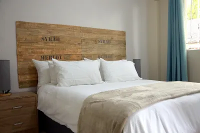 Mellow 2 Bedroomed Cottage - 2083 Các khách sạn gần The Nesbitt Castle