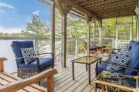 Muskoka Lakeshore Cottage Bliss - Haustierfreundliche