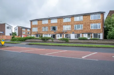Bourne Court Attractive 1 Bdrm Apartment