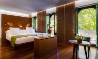 Alhambra Palace Hotel