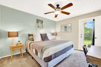 Sparrow Hotels in Lynn Haven