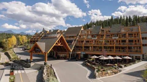 Hotel Canoe & Suites in Banff
