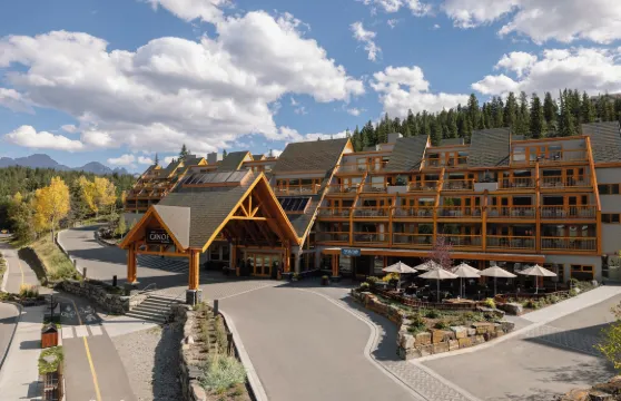 獨木舟套房酒店