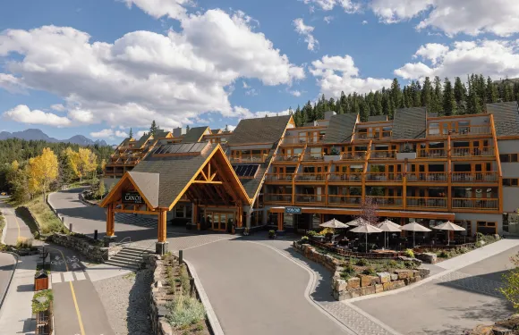 獨木舟套房酒店