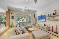 푼타카나에 위치한 수영장과 해변이 있는 5BR 빌라 푼타카나 호텔